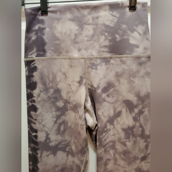 Glyder leggings/Yoga pants, Brown/Mushroom tie dye, Size M - Picture 8 of 9